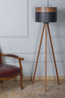 DC Lights Aledrez – Vloerlamp –Bruin / Zwart – Driepoot – 142 CM